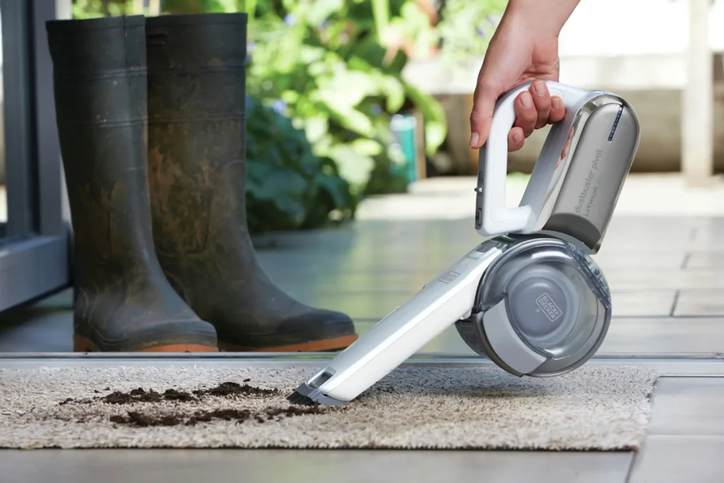 aspirateur à main BLACK+DECKER Dustbuster Pivot